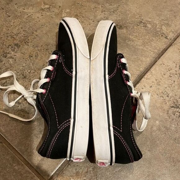 Vans Atwood Black and Pink Low Top Sneakers Missy Size 3.5 TB4R Athletic - Picture 8 of 12